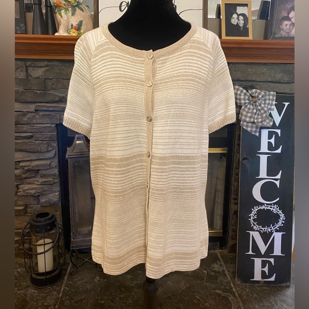 St. John Cream and Beige Short-Sleeve Button-Front Knit Sweater